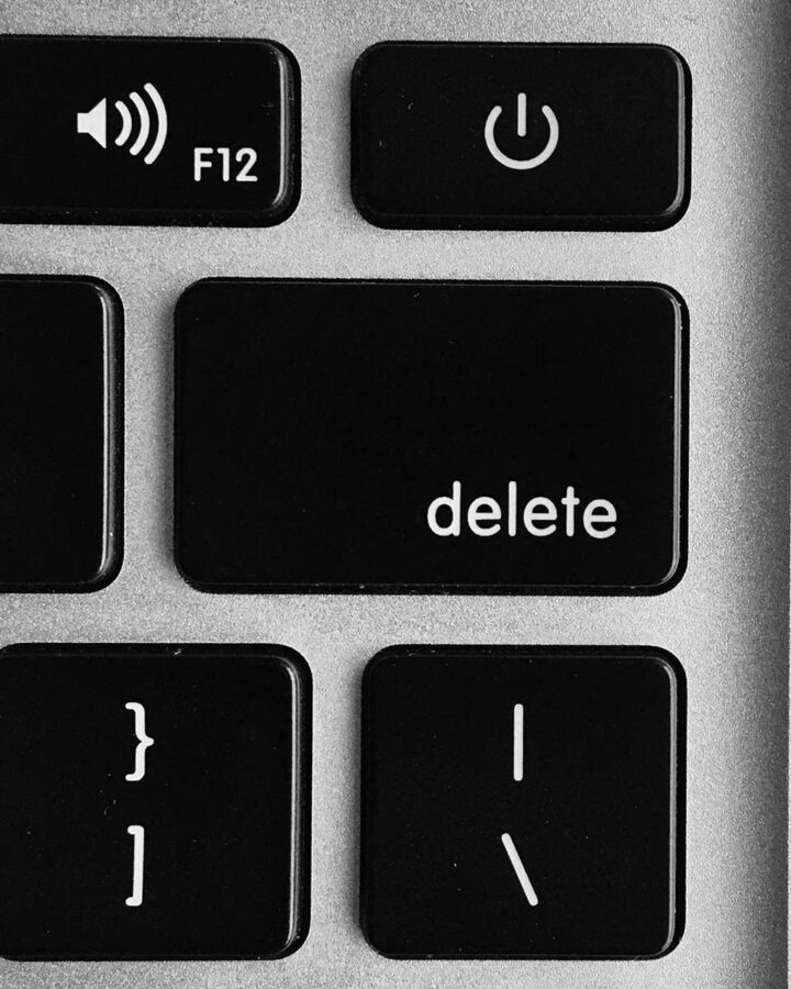 close up picture of a keyboard of the delete key.