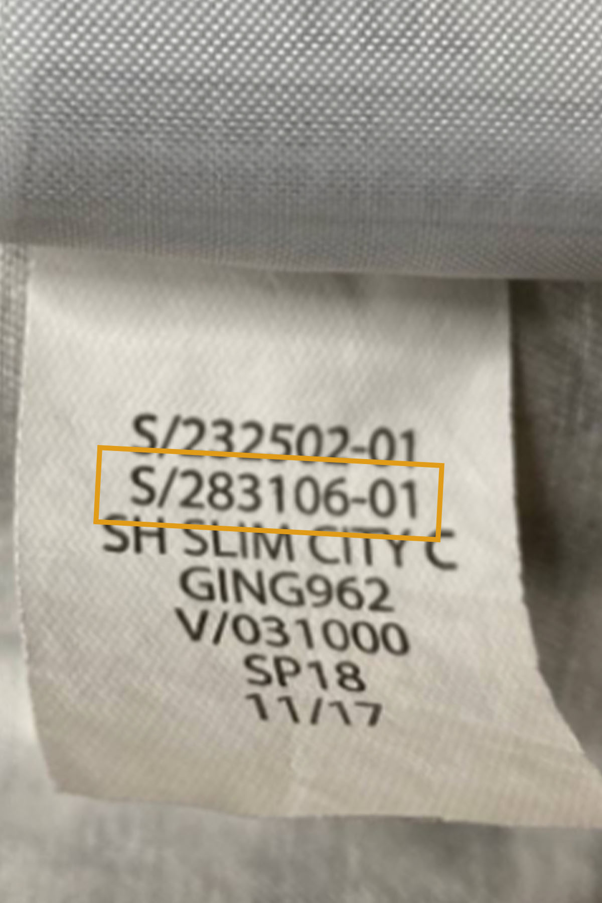 a gap inside tag showing the style number.