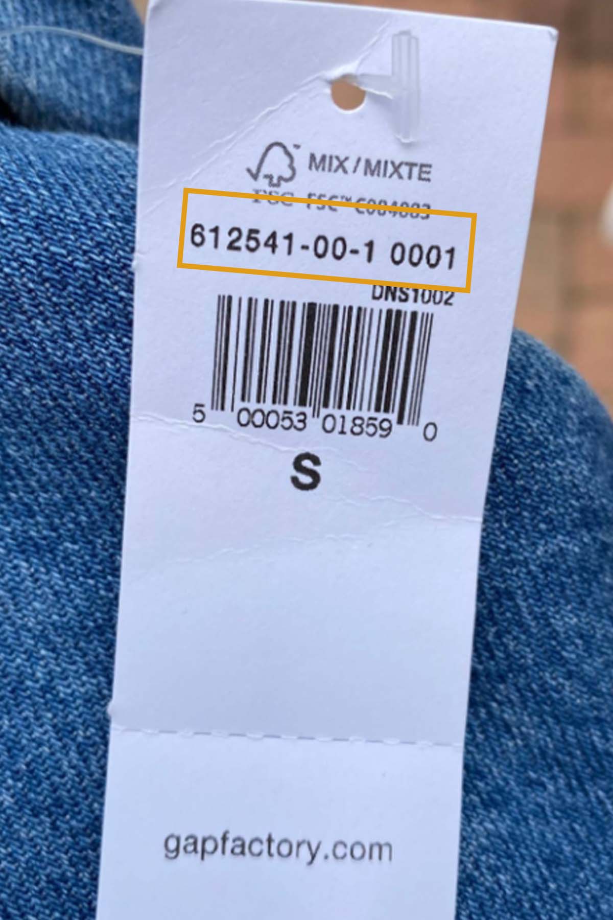 a gap price tag showing the style number.